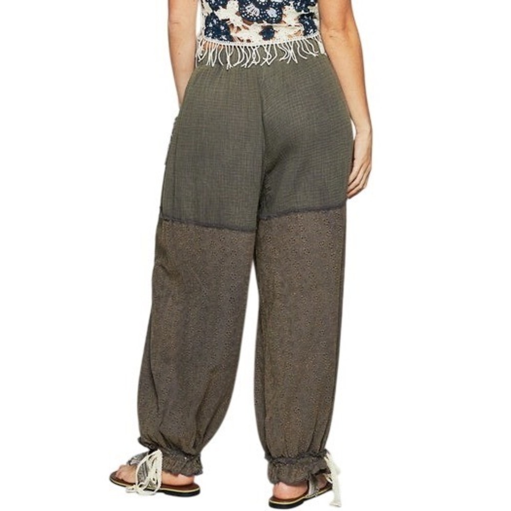 POL Floral Eyelet Lace and Double Gauze Joggers in Charcoal SMP578 - Picture 2 of 10